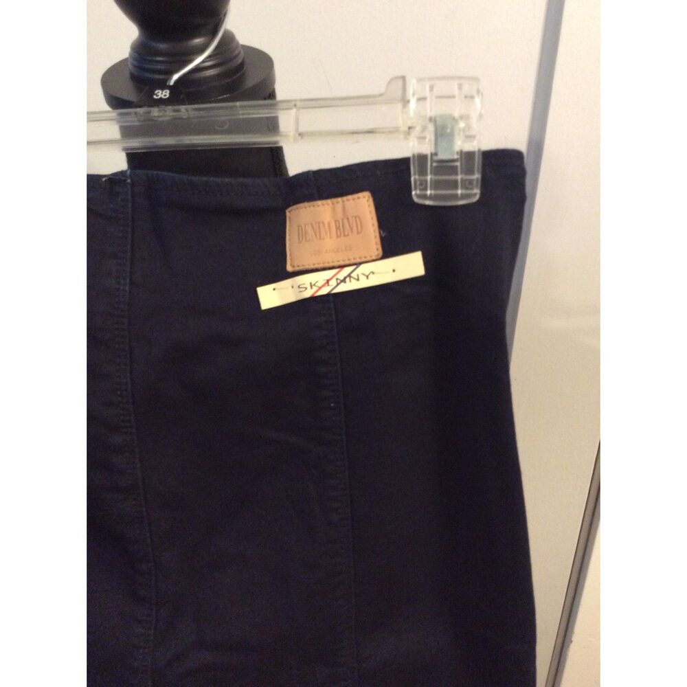 New NWT Denim Blvd High Waist Button Fly Skinny Frayed Hem jeans Size 9 - Picture 8 of 9